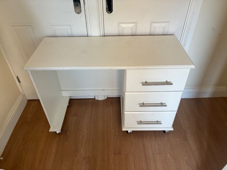 Children’s Dressing Table
