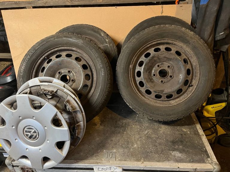 4 VW Golf steel wheels and snow tyres