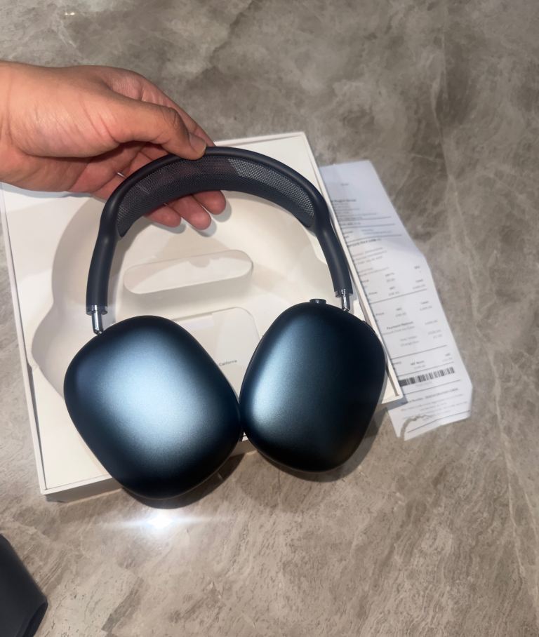 Genuine Apple AirPod max - Valid serial 