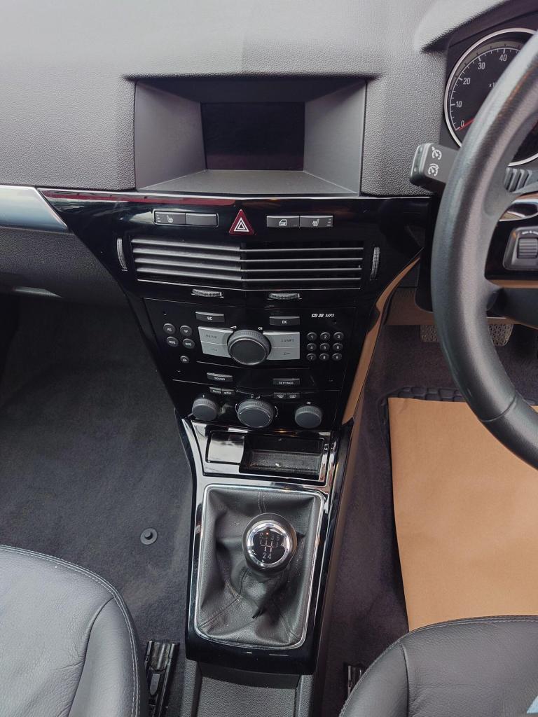 2010 Vauxhall Astra 1.6i 16v Elite 5dr HATCHBACK Petrol Manual