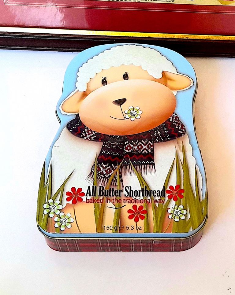 COLLECTABLE CAMBELL'S TIN - A SHEEP SHAPE with TARTAN SIDES - 20 x 14 cm GOOD