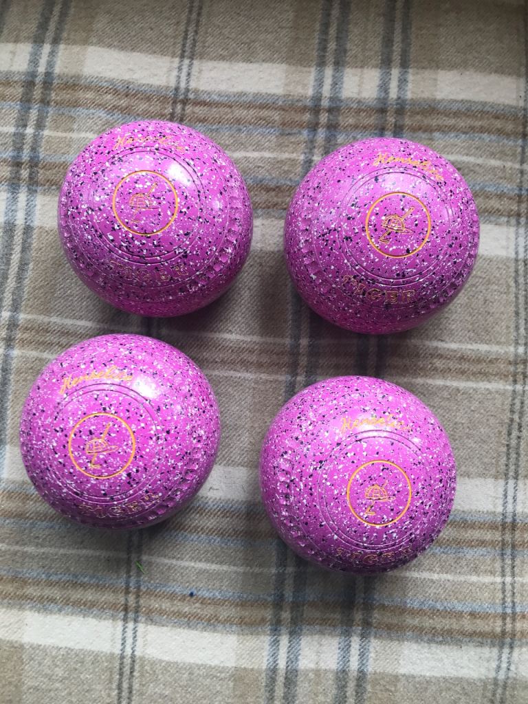 Henselite Tiger 3H WB22 Restamped WB33 Pink with black/white speckle. Exc condition.