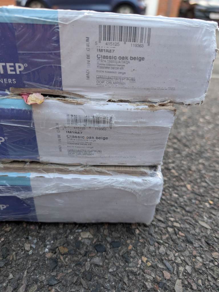 8mm Quickstep Laminate Flooring - Impressive Classic Oak Beige -  (3 Boxes 5.51m^2)