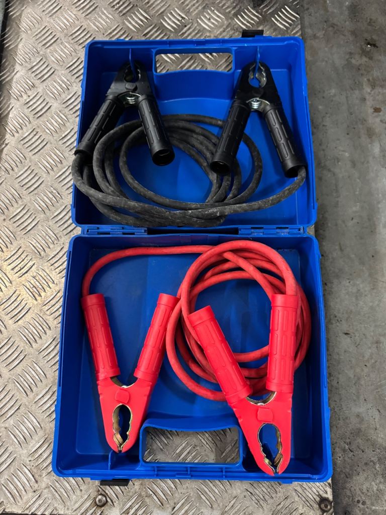HALFORDS HEAVY DUTY JUMP LEADS WITH CARRY CASE
