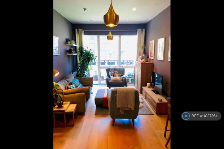 1 bedroom flat in Commercial Wharf, London, E8 (1 bed) (#1027264)