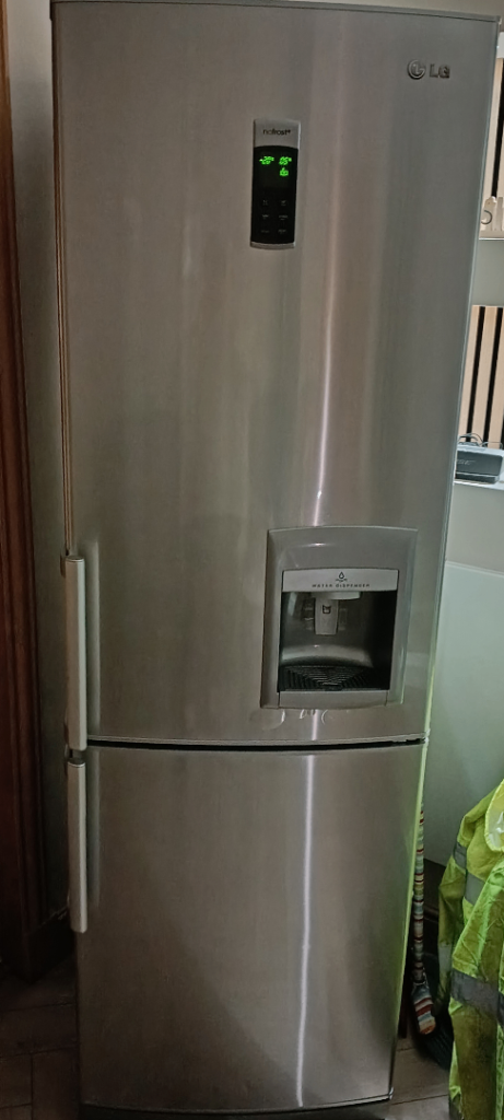Fridge freezer LG Silver, with Water Dispenser – Good Condition | in ...