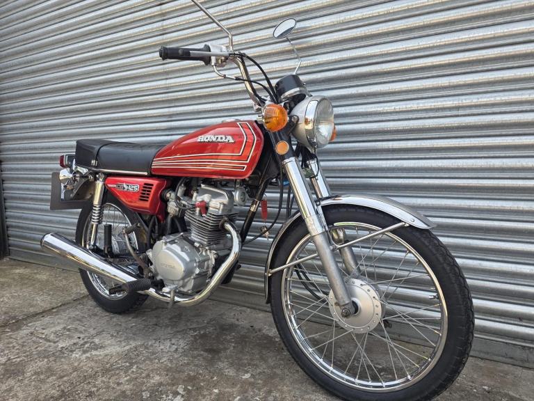 HONDA CG 125 LOVLEY ORIGINAL BIKE ONLY 500 MILES! OFFERS PX CB [Phone number removed]00 