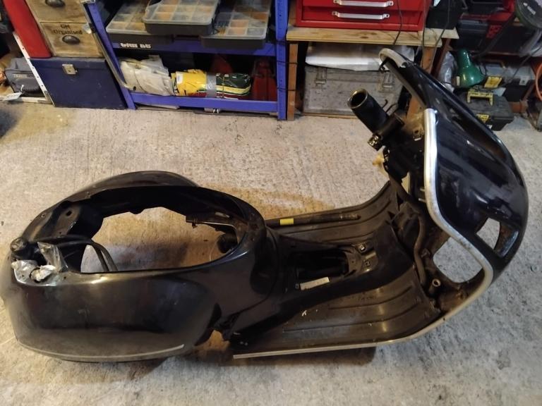 Vespa GTS 2005 PARTS ONLY.