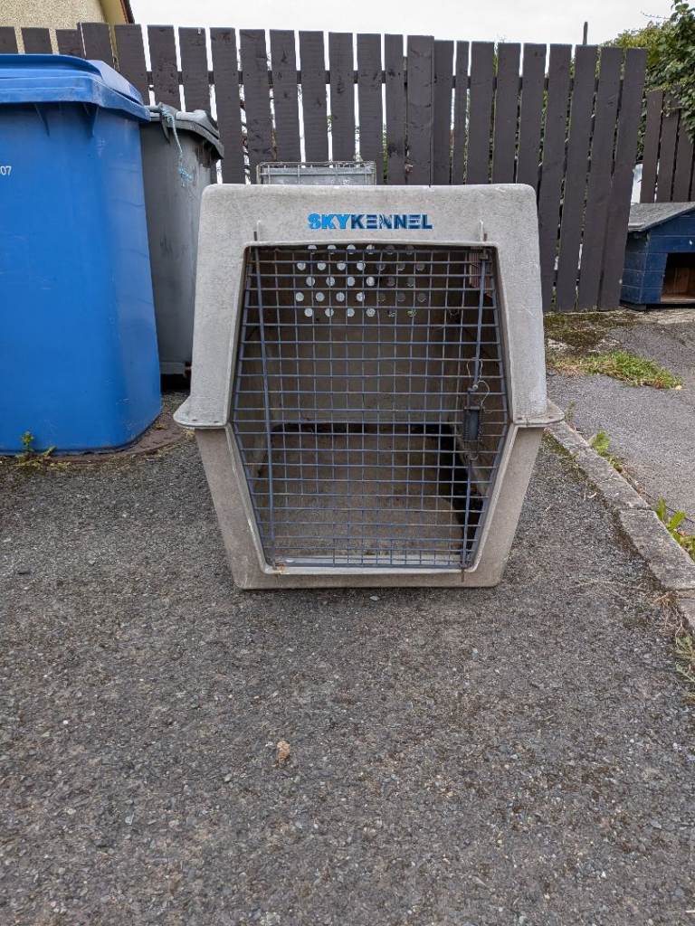 Dog kennel for car 