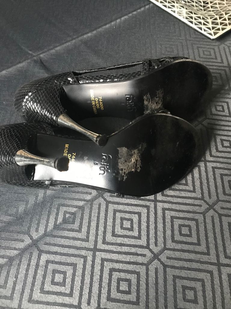 Black suede heeled shoes