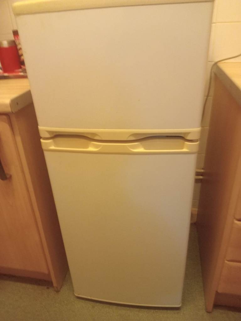 image for AVR FF48116W FRIDGE FREEZER 