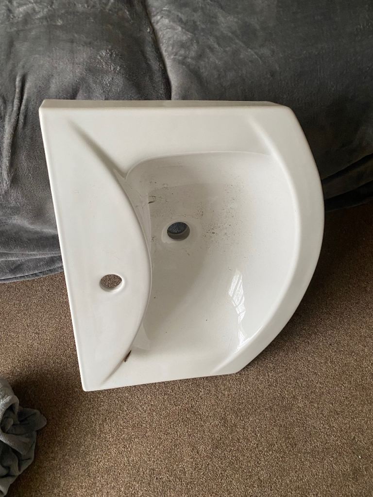 3 sinks