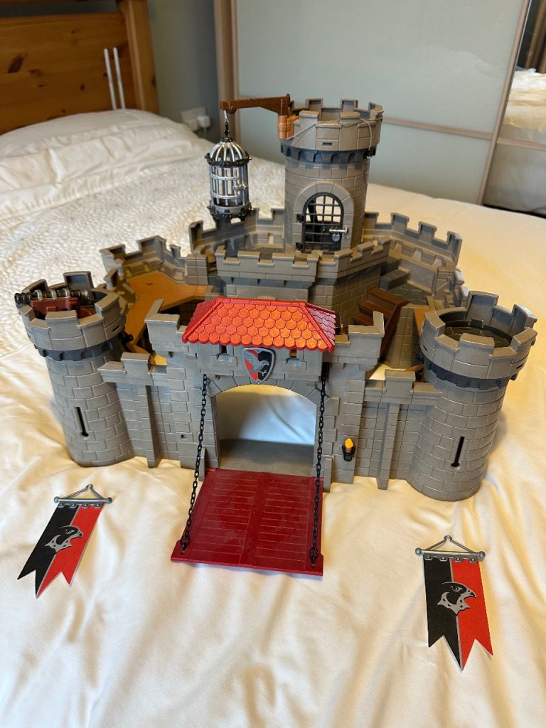 image for Playmobil 6001 Hawk Knights Castle,  95% complete 