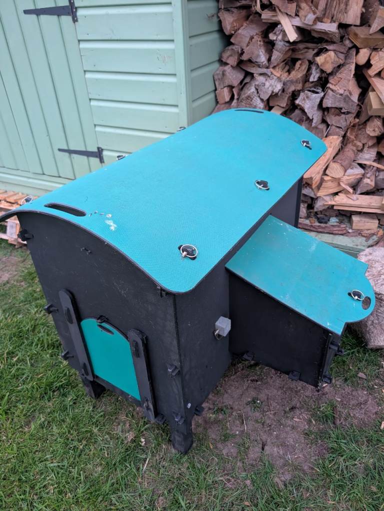 SHANECO CHICKEN COOP PLASTIC 