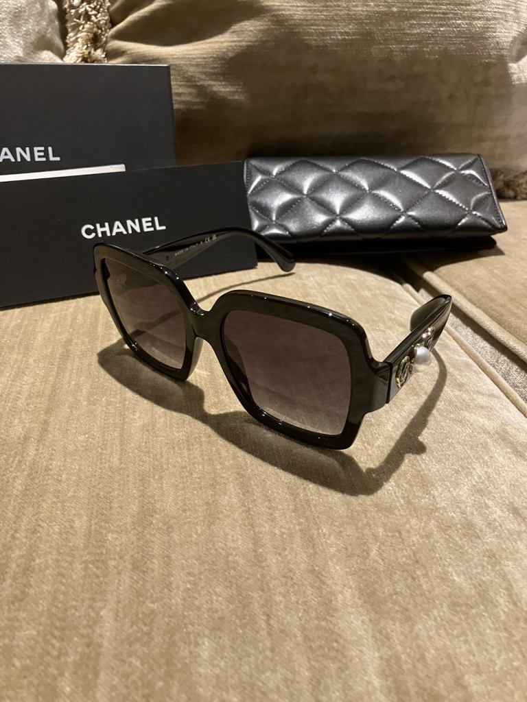 Chanel black sunglasses pearl 