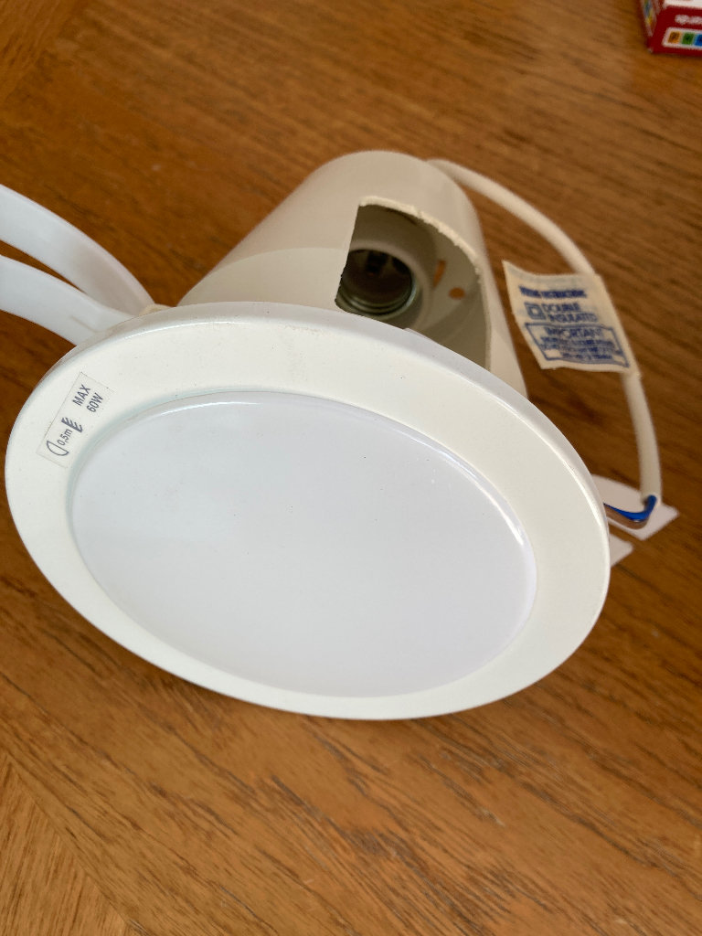 Diffused ceiling downlight