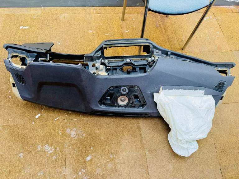 BMW Dashboard Complete with Airbag & Speaker – Genuine OEM Interior Trim