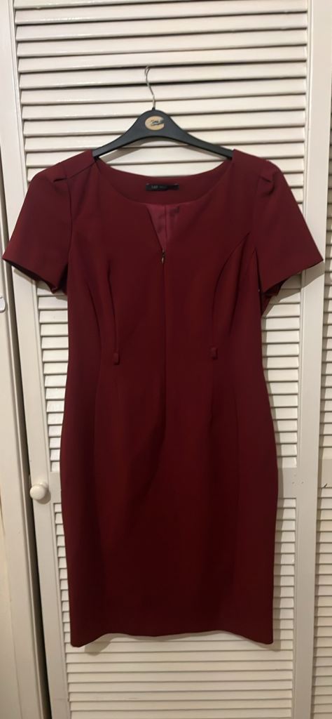 Marks & Spencer Collection dress unicorn pic means its still available 🦄 no matter how old ad is