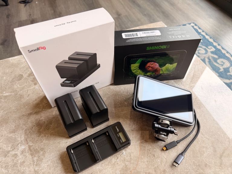 Atomos Shinobi II & 2 x Smallrig batteries + Charger