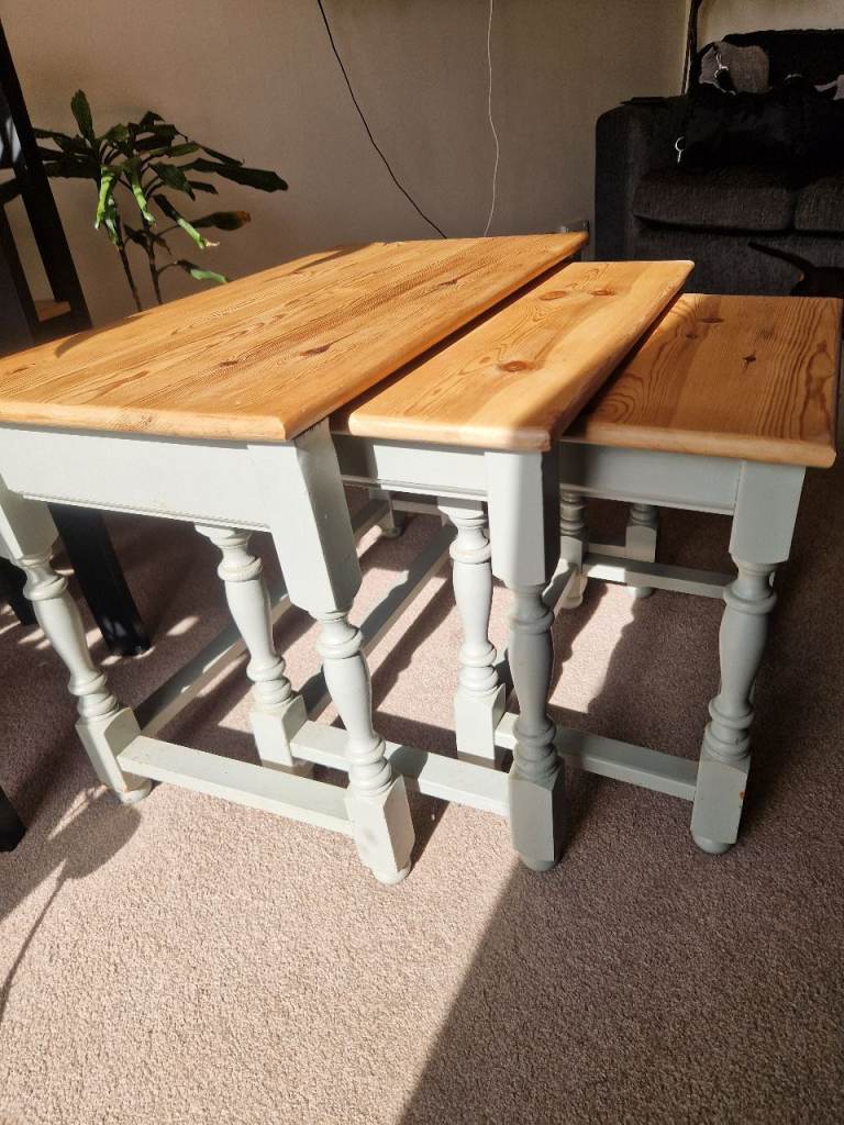 Solid wood set of 3 Nest of tables