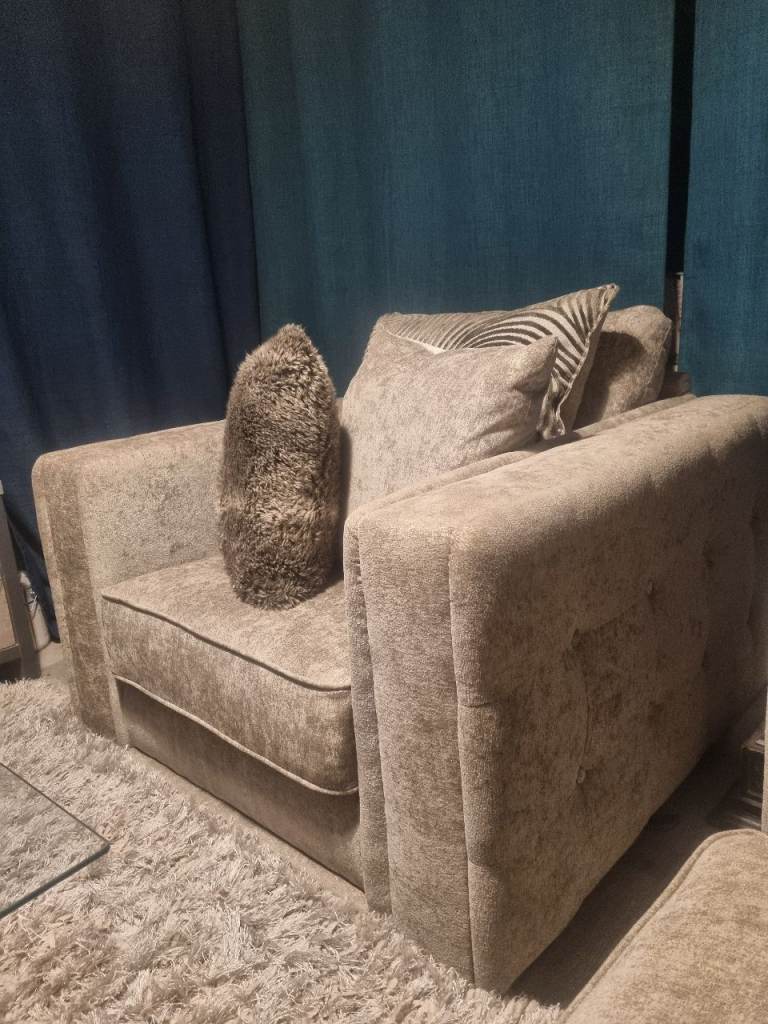 Beautiful Single sofa 