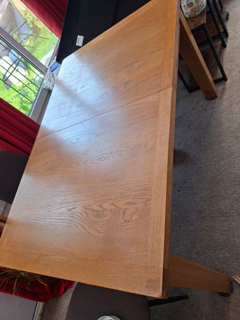 Extendable  dining table