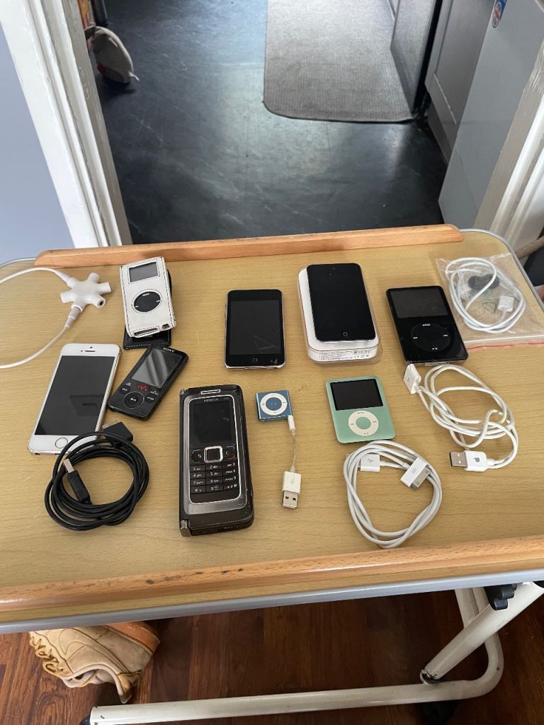 Apple iPods 
