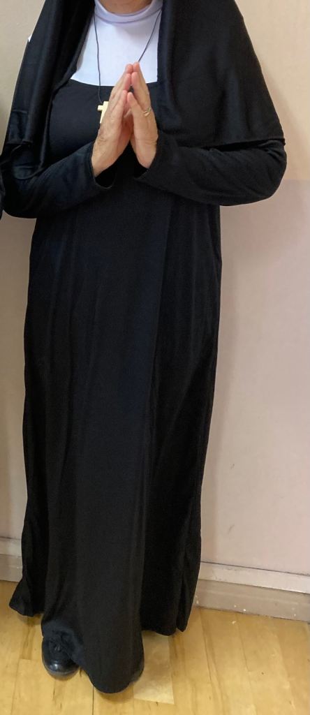 Nun dressing up outfit