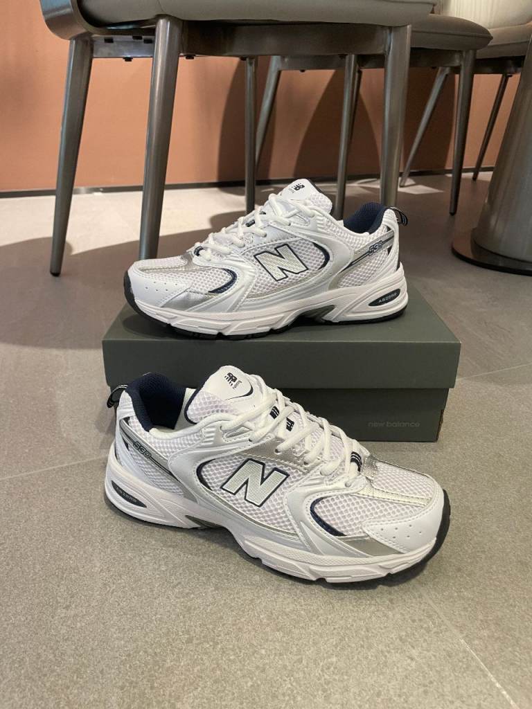 New Balance 530 White Silver Navy Size 5
