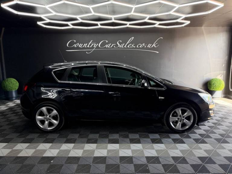 2011 Vauxhall Astra 1.6 16v SRi Hatchback 5dr Petrol Auto Euro 5 (115 ps) Hatchback Petrol Automatic