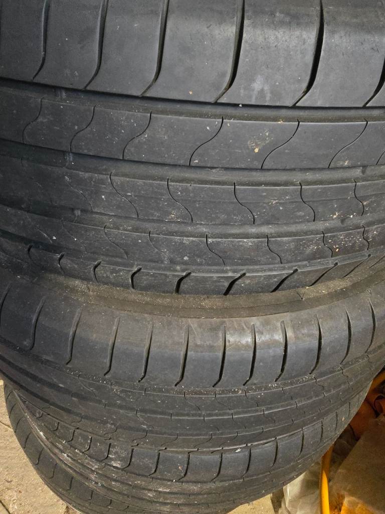 ​Set of 4 Bridgestone Turanza Summer Tyres 225/55 R18 98V - Excellent Condition
