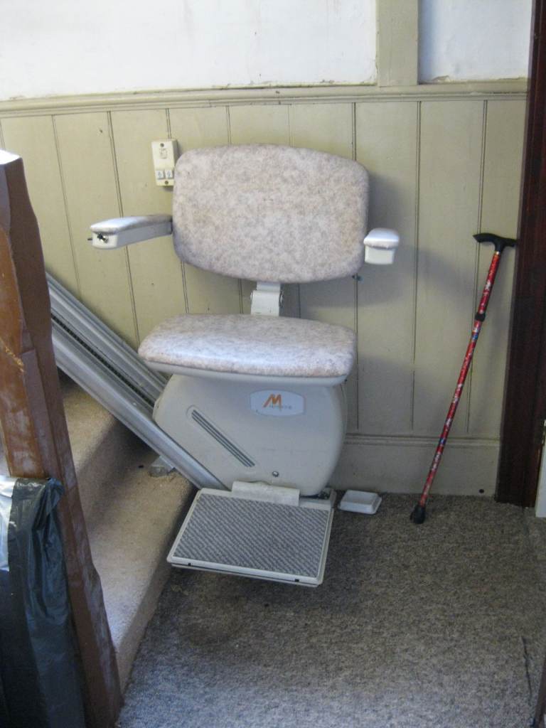 FREE STAIR LIFT 11 STEPS, 3.40 METERS GUNNISLAKE PL18 9NA