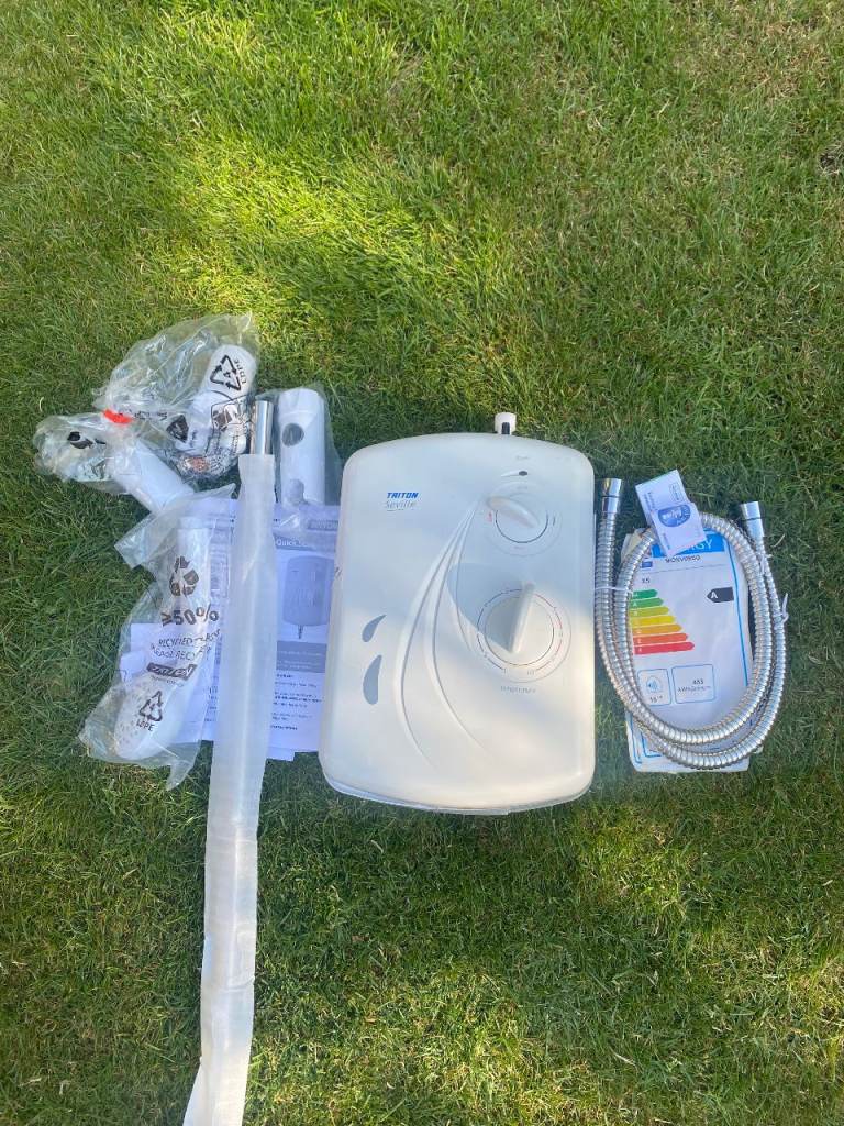 Triton Electric Shower Unit – Slightly Used, White