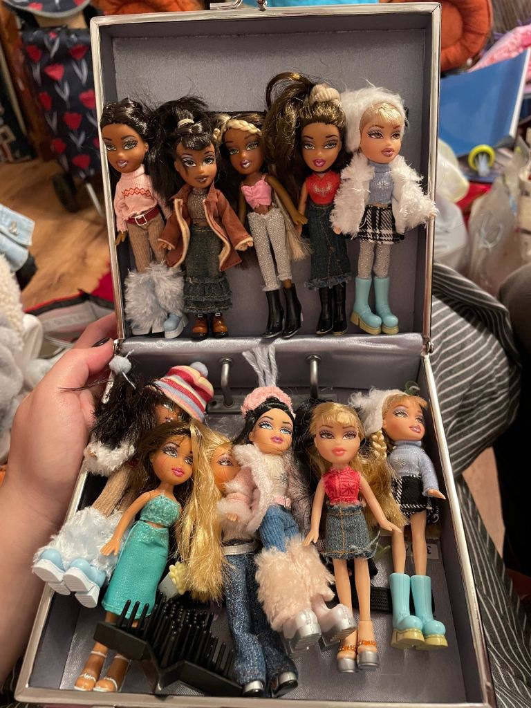 Immaculate condition mini Bratz collectibles with bag