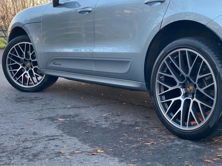 2020 Porsche Macan 2.0T PDK - Panoramic Sunroof &amp; Bose Audio &amp; PASM &amp; Huge Spec 4x4 P...