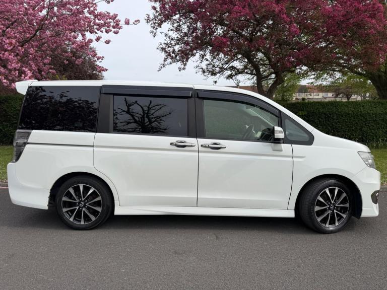  Honda Stepwagon COOL SPADA 2.0 PETROL AUTOMATIC 8 SEATS Petrol Automatic