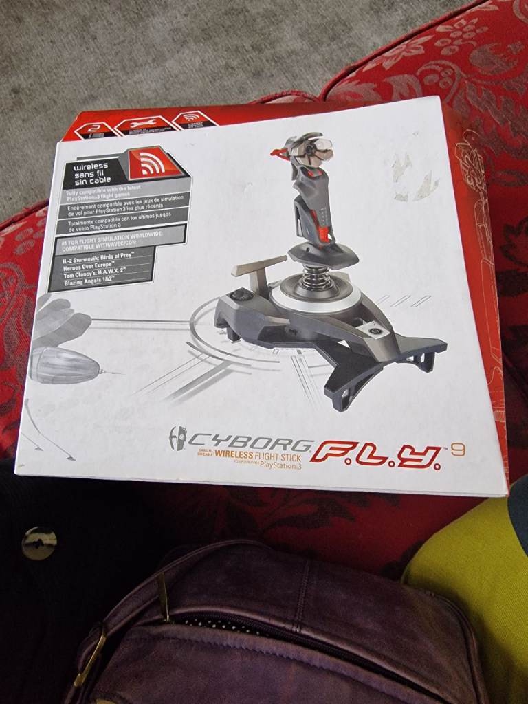 Ps3. CYBORG.F.L.Y wireless flight stick.9
