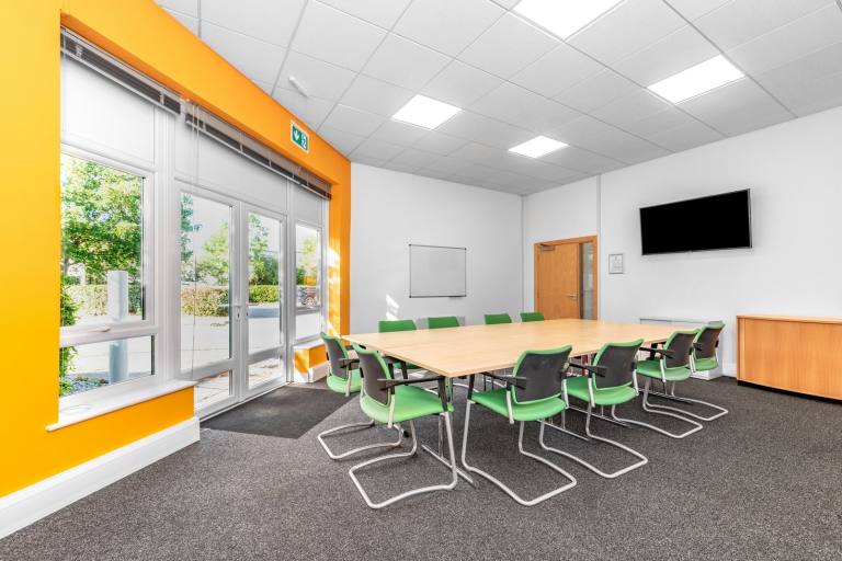 Swindon - SN5 7EX \ Workshop Space with Flexible Use in Basepoint Westlea