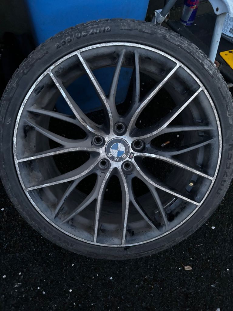 Wanted 19” rear 405 style staggered wheel