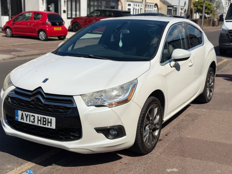 Citroen, DS4, Hatchback, 2013, Manual, 1560 (cc), 5 doors