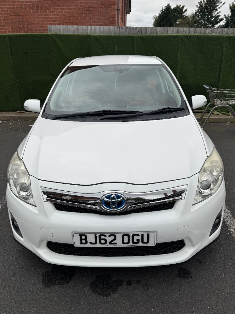 Toyota, AURIS, Hatchback, 2012, Semi-Auto, 1798 (cc), 5 doors
