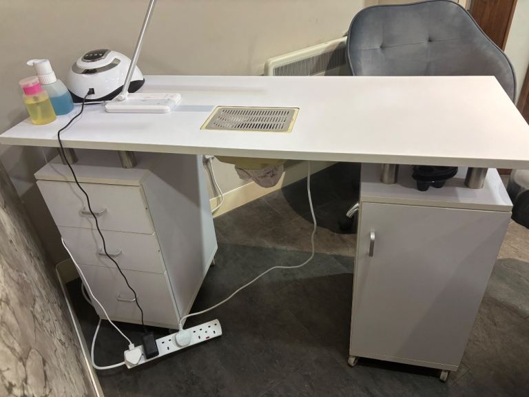 Nail Bar with Extractor Fan 