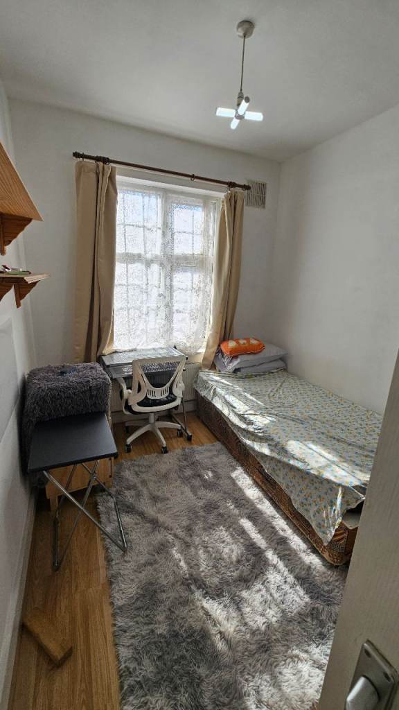 PG Accommodation indian family Room for rent