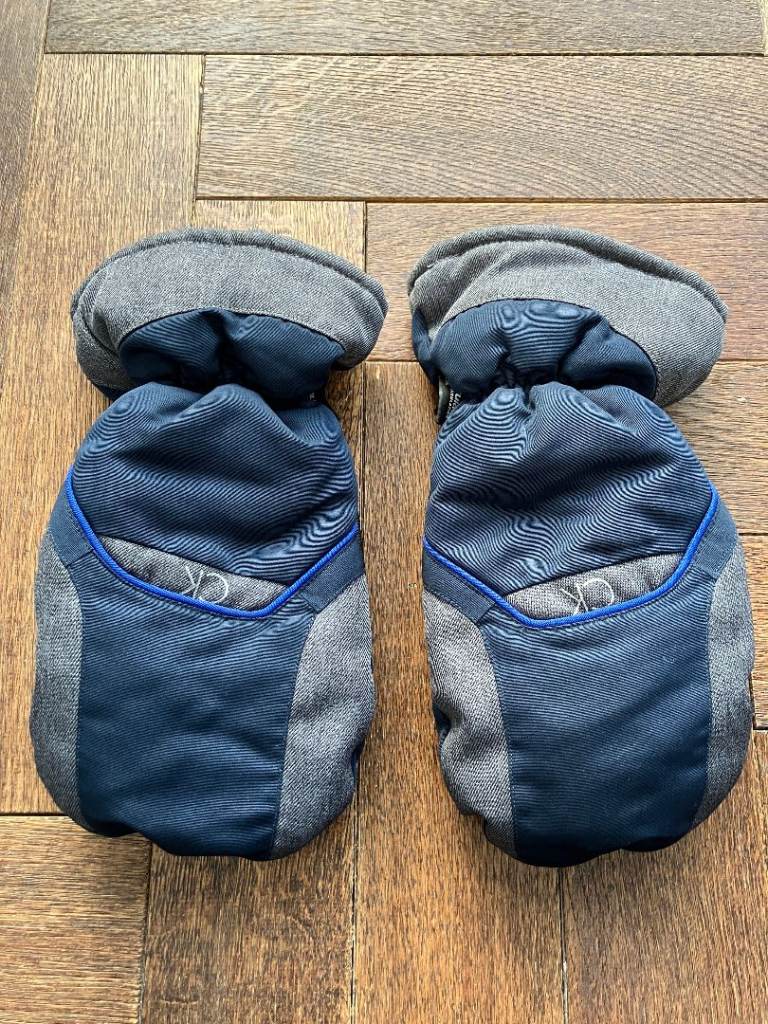 Calvin Klein Snow Mittens,  Unisex Small/Medium Adult (Mint Condition) 