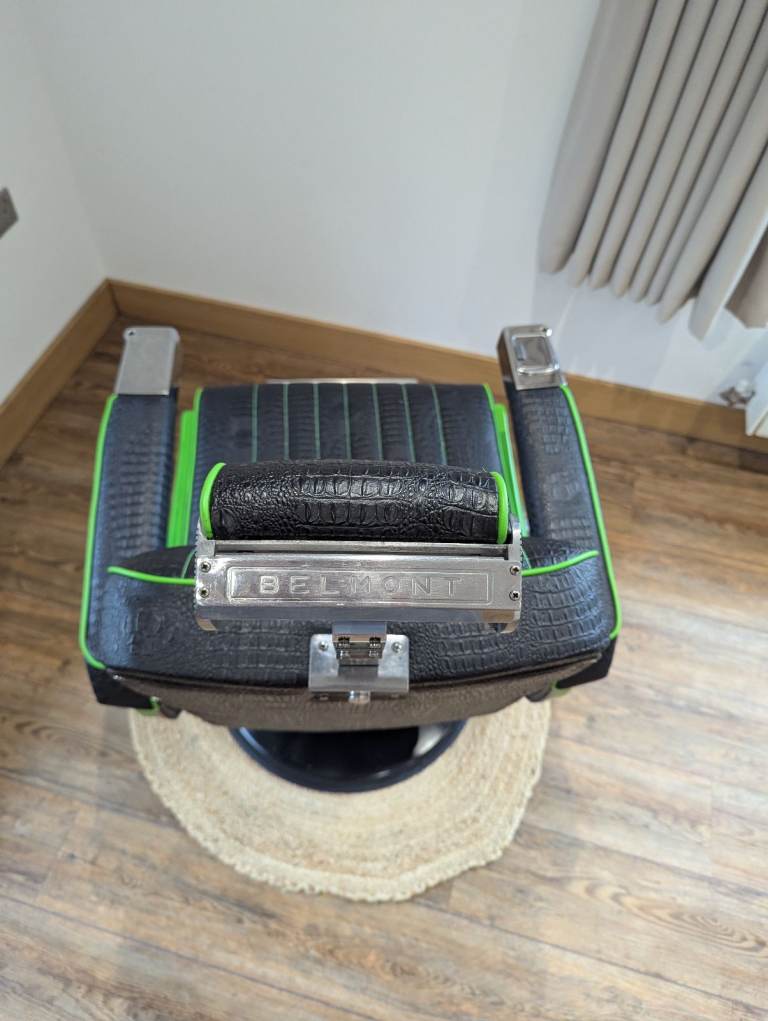 Takara Belmont Barber’s chair (retro 1960’s) Used 