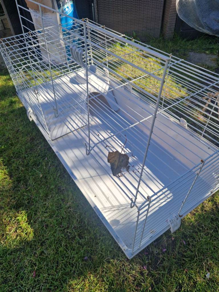 Rabbit hutch/cage indoor