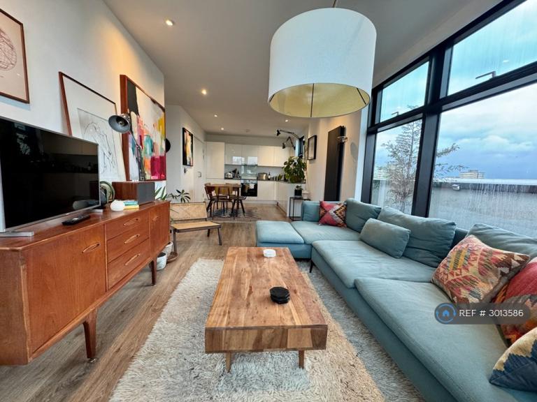2 bedroom flat in Kingsland High Street, London, E8 (2 bed) (#3013586)
