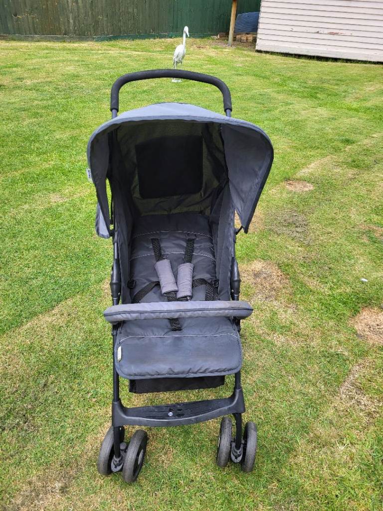 BABYS PUSHCHAIR