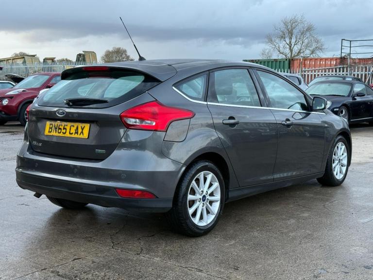 2015 Ford Focus 1.0T EcoBoost Titanium Euro 6 (s/s) 5dr HATCHBACK Petrol Manual