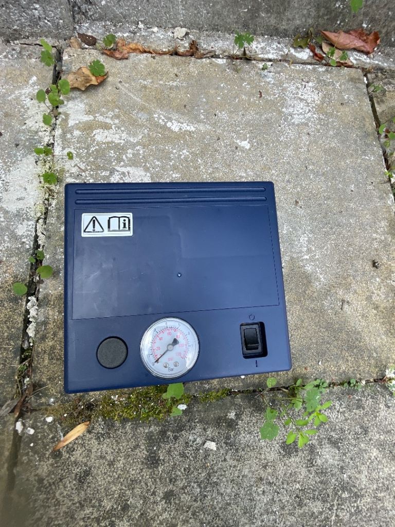 Tyre cigarette pump